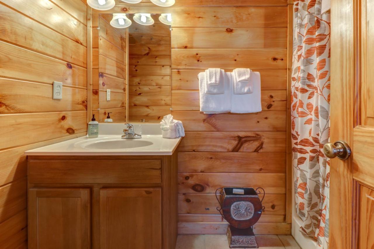 Peaceful Setting Cabin Βίλα Pigeon Forge Εξωτερικό φωτογραφία