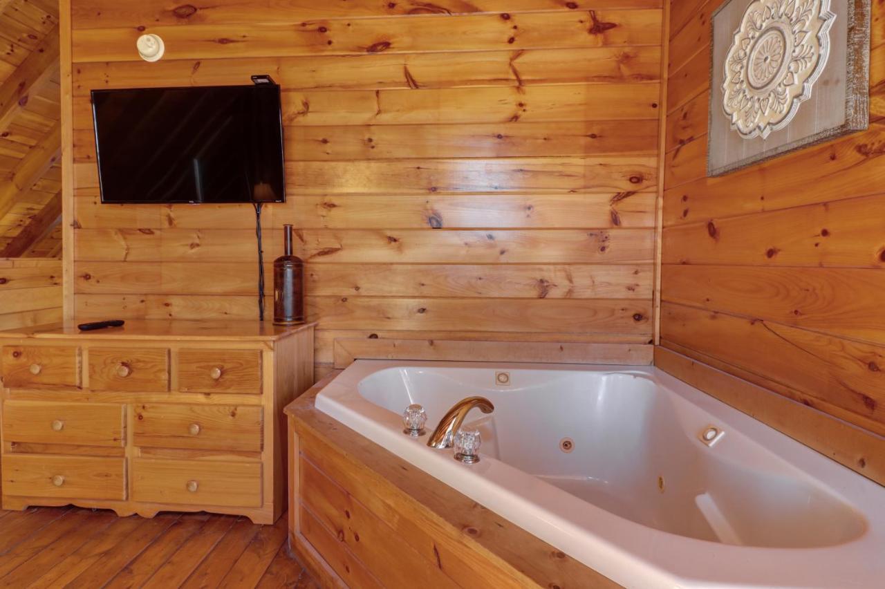 Peaceful Setting Cabin Βίλα Pigeon Forge Εξωτερικό φωτογραφία